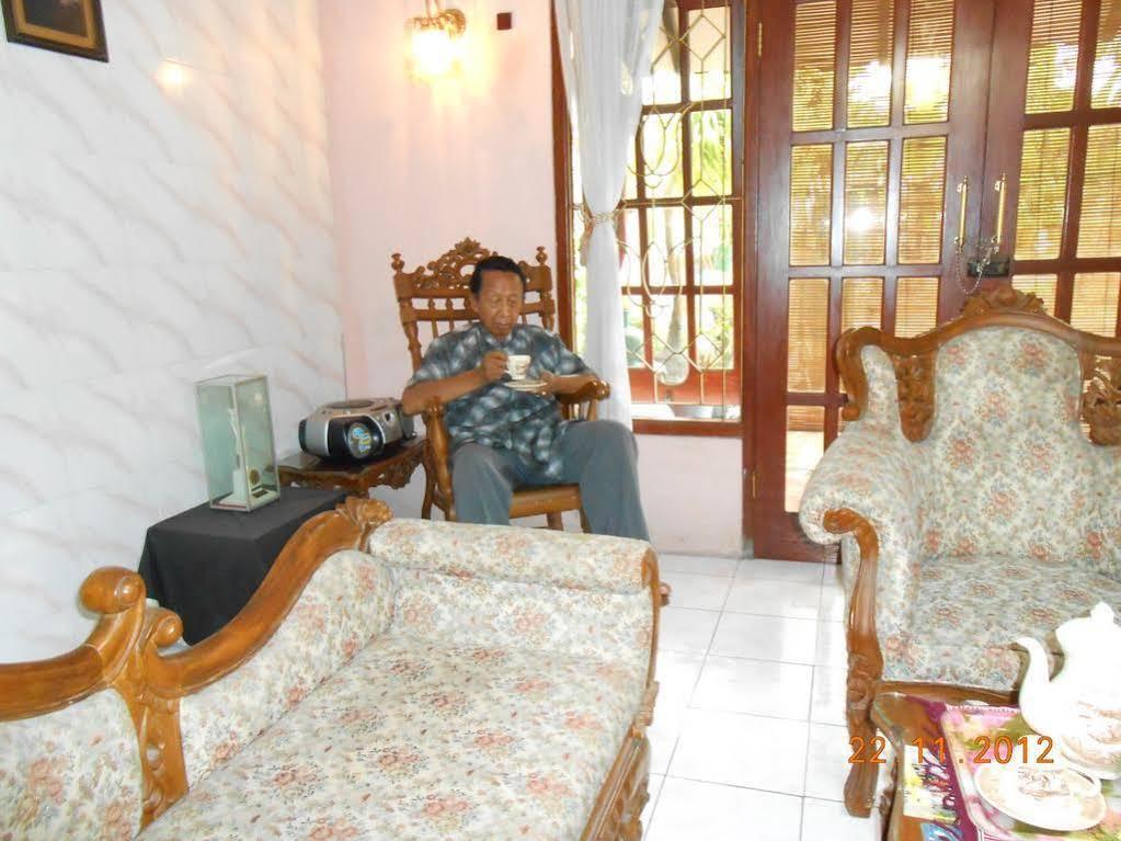 Fortuna Guest House Yogyakarta Exterior foto
